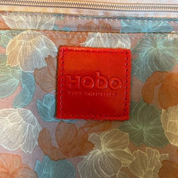 Hobo International Brand Shoulder Bag in distressed Black Leather - Picture 9 of 14